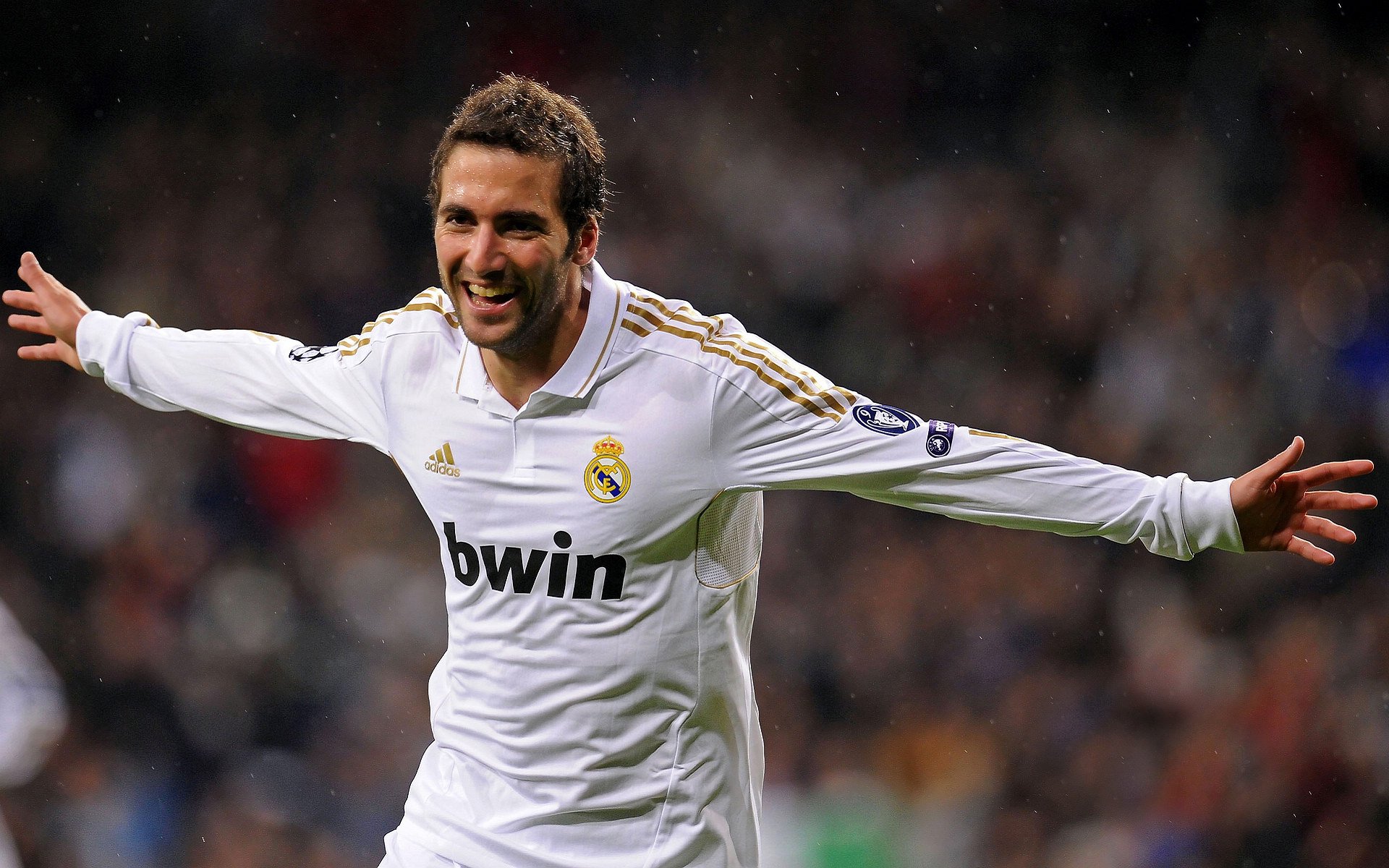 哈登重要时刻出色防守，TES带队取胜！全场沸腾不已