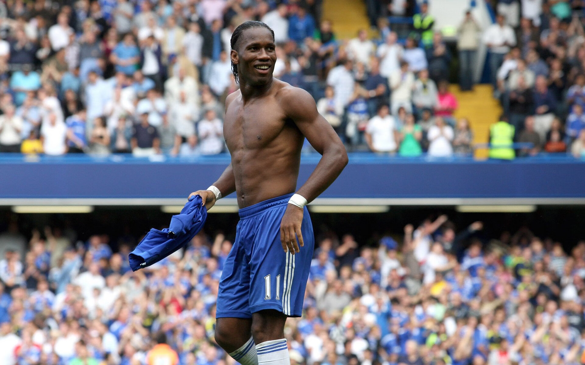 德国队前途光明!,莱万多夫斯基新星出色发挥表现突出观众掌声雷动